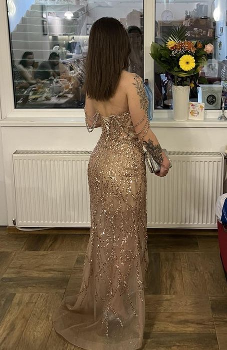 Бална рокля по тялото