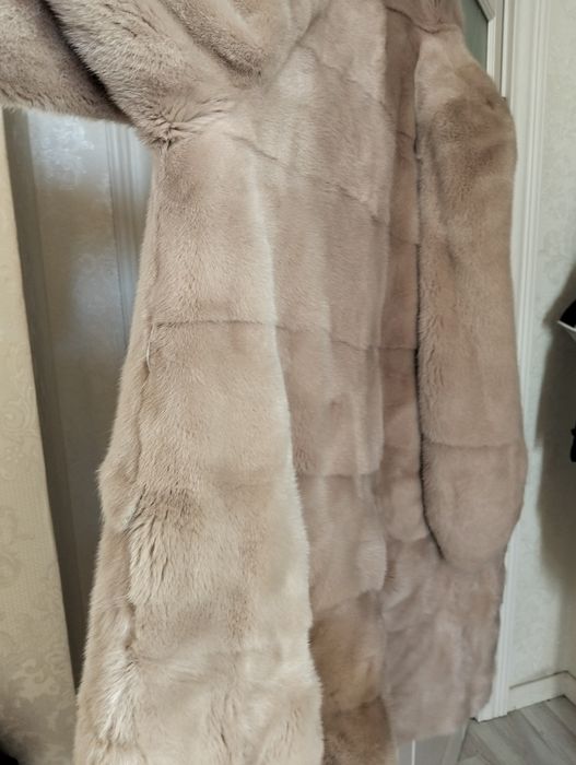 Шубка длиннчя размер 46