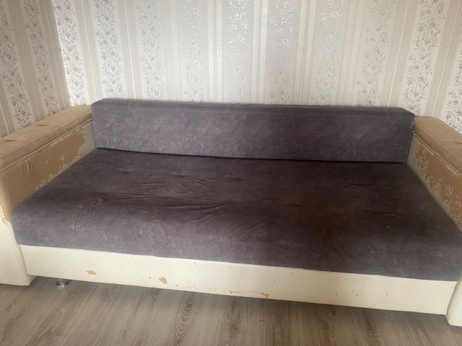 Отдам бесплатно диван