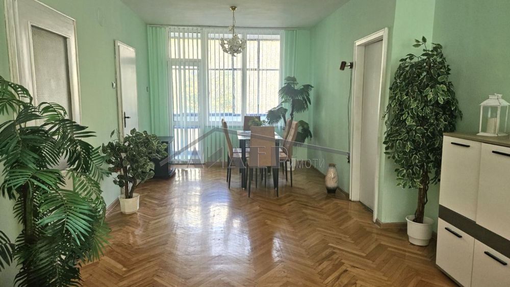 Продава се Тристаен апартамент в Пловдив, Център - 99 кв.м за 2283 €/кв.м - Снимка #5