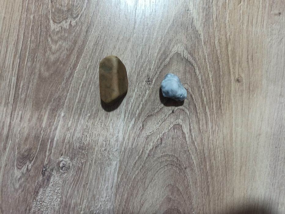 Pietre prețioase, f fine