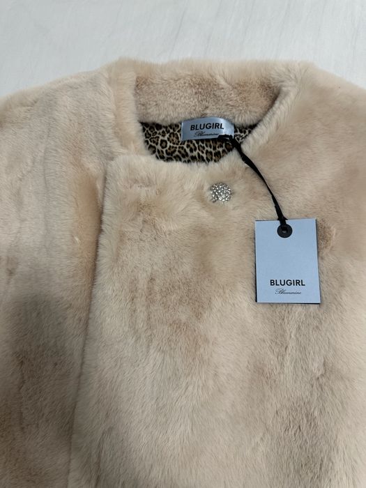 Луксозно марково късо палто Blumarine