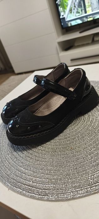 Туфли для девочки школьные