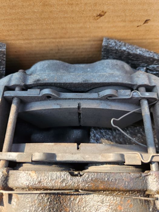 Спирачни апарати за Toyota Land Cruiser 200