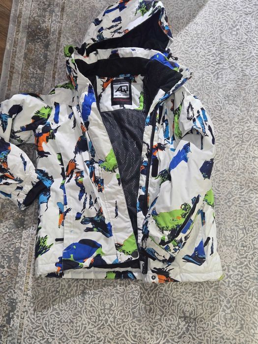 Продаю комбинезоны и куртки лыжные/сноуборд