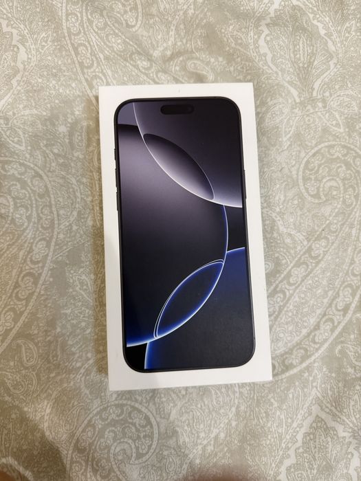 iPhone 16 Pro Max 256GB - работещ, с проблем по дисплея и Face ID