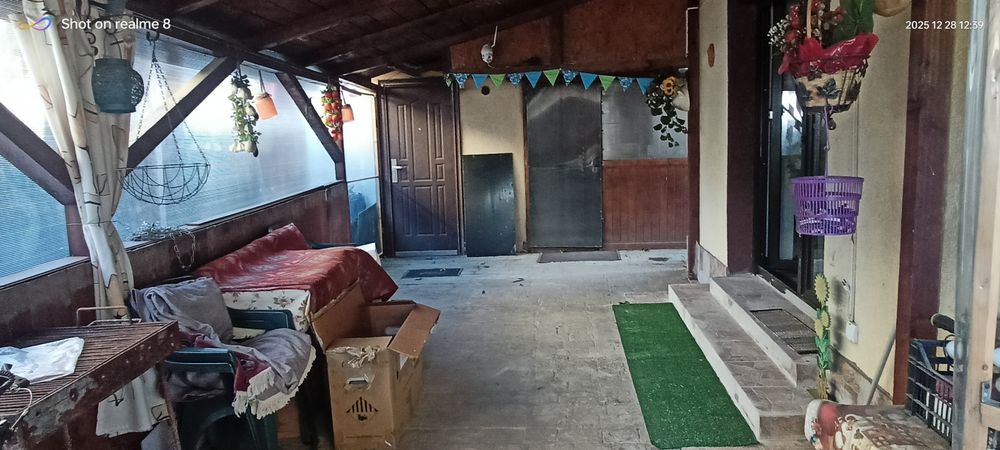 Închiriez studio