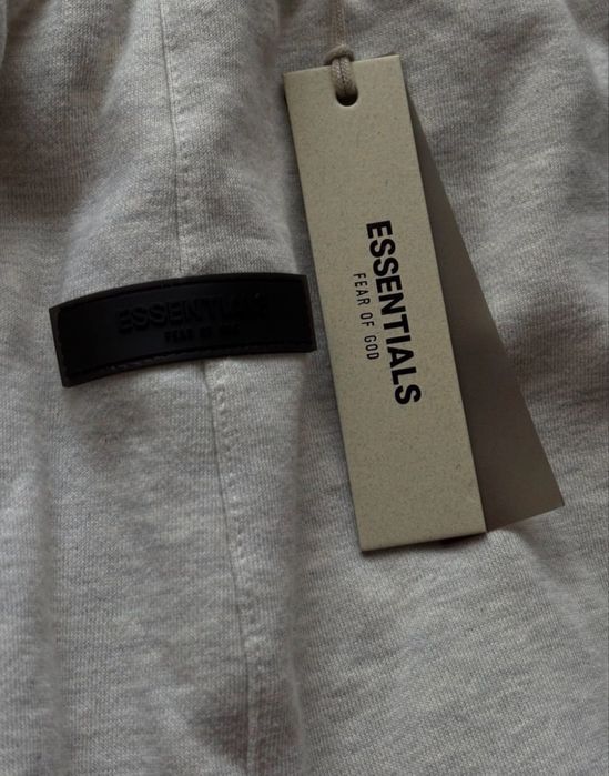 Pantaloni essentials
