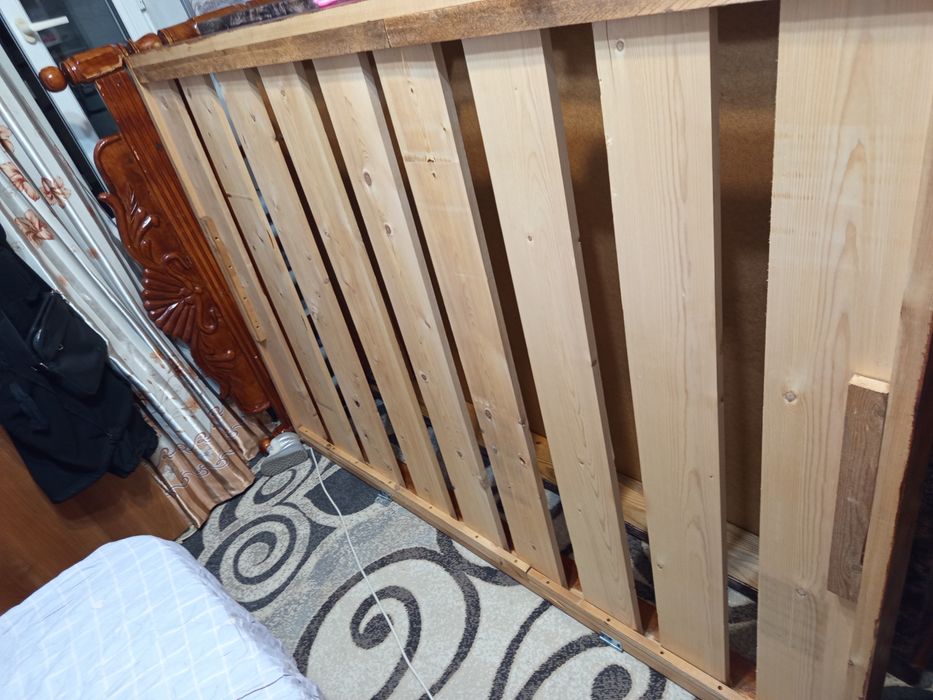 Продам кровать двухспальную