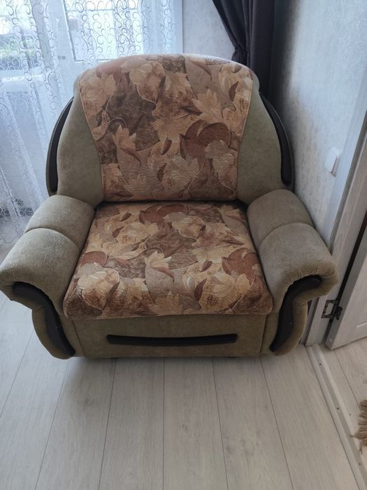 Продам диваны 3 2 1