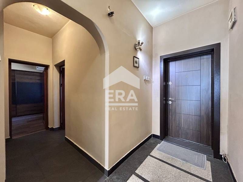 Продава се Четиристаен апартамент в София, Център - 106 кв.м за 4057 €/кв.м - Снимка #10