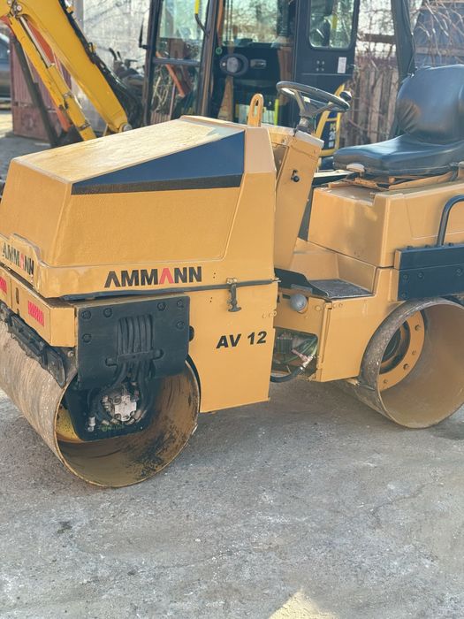 Inchiriere excavator piconat beton bascula