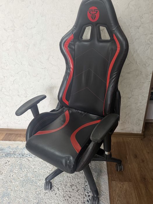 Кресло игровое,компьютер кресло