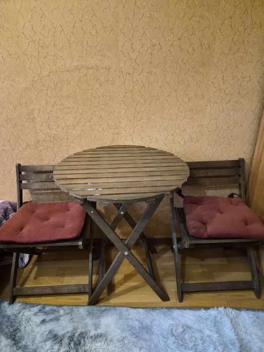 Комплекте стол и 2 стула