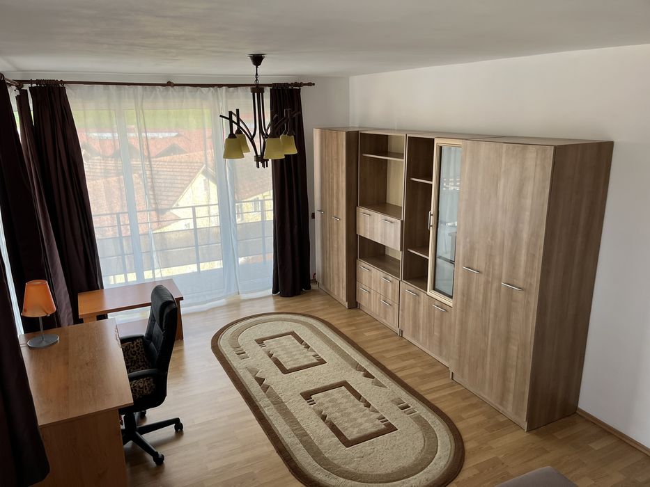 Pf dau in chirie ap cu 2 camere inchise + bucatarie.