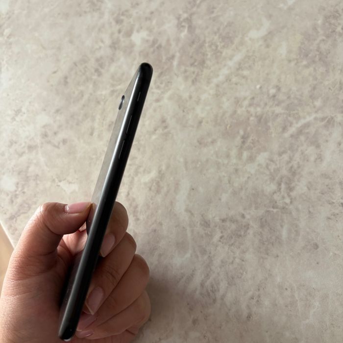 Продам Apple iPhone SE 2022