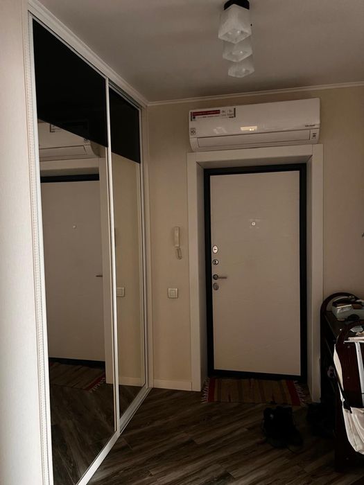 Продается 4-комнатная квартира.