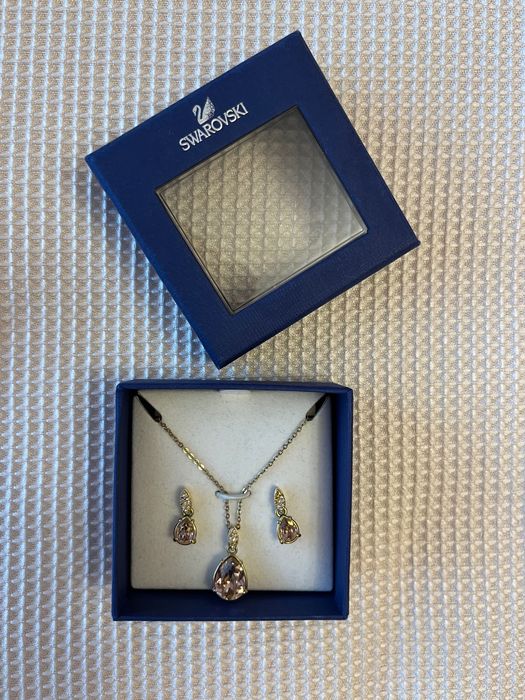 Комплект колие и обеци Сваровски