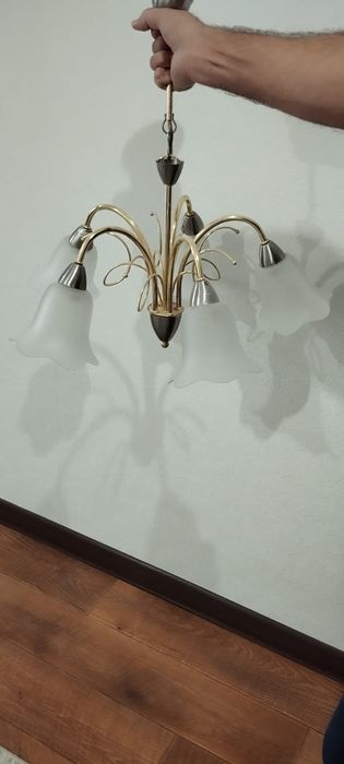 Продаётся две люстры