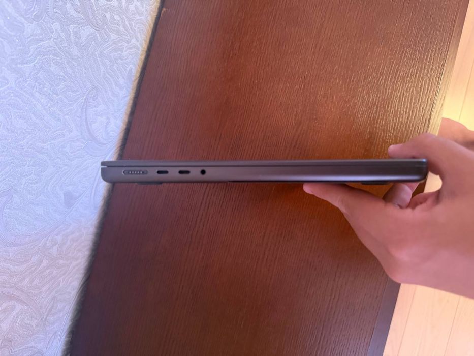 Продам Macbook Pro M3 Pro 18/512