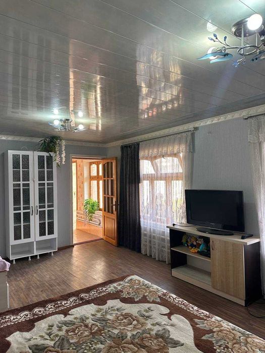 Просторная дача 9,2 сотки: газ, бассейны, 3 дома