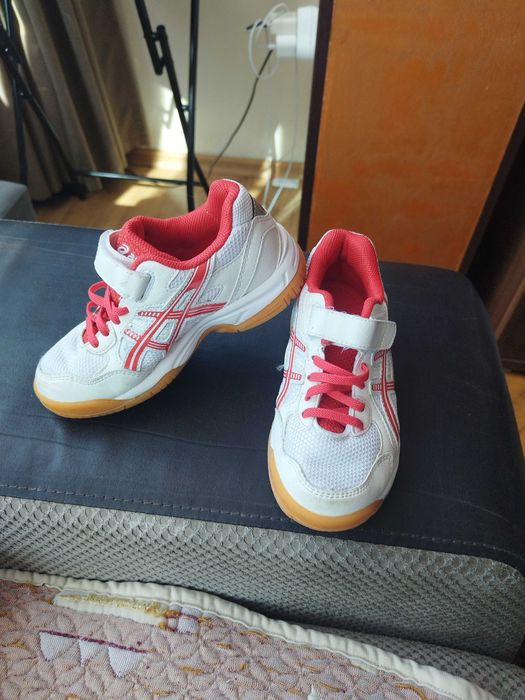 Маратонки на Asics
