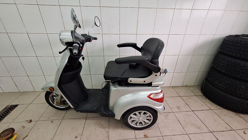 Mini scuter electric