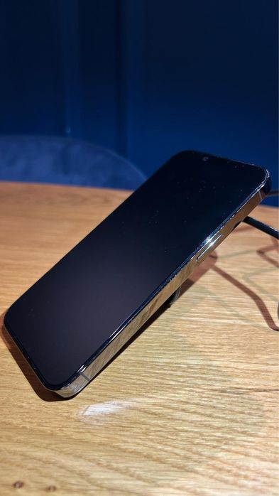 Vand Iphone 13 pro, stare impecabilă