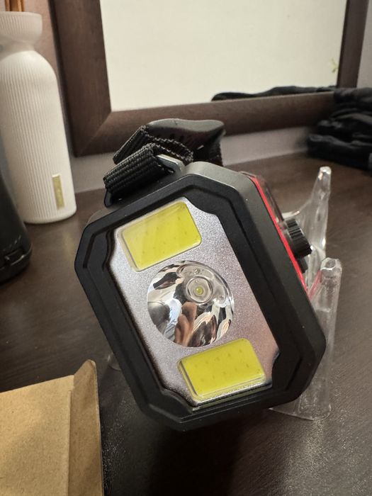 Преносимо радио със слънчева енергия, фенерче и лампа за четене…