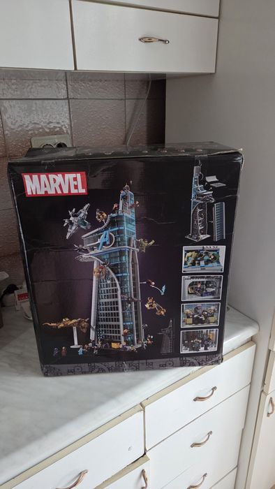 Marvel - Avenger Tower