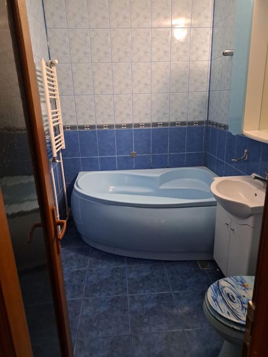 Inchiriez apartament 2 camere decomandat