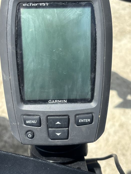 Лодка с мотор, сонар,помпа и жилетка