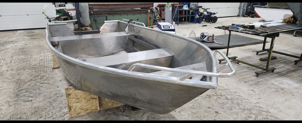 Vand barca aluminiu