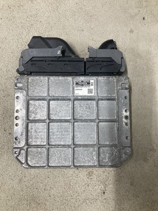 Компютър за tойота aурис/toyota auris 1.33vvti 99кс 10-12г