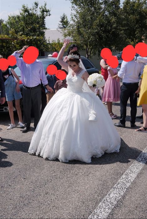 Vând rochie de mireasă stil prințesă