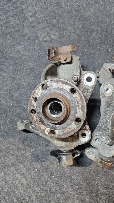 fuzeta fata stanga dreapta audi tt 8j

stare buna
se vinde exact cum e