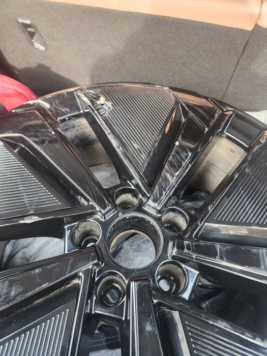 Byd song L 4- positsiya orqa diskadi 20