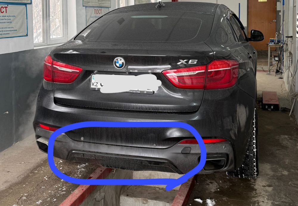 От Заднего  бампера накладка от Bmw X6 F16 черная