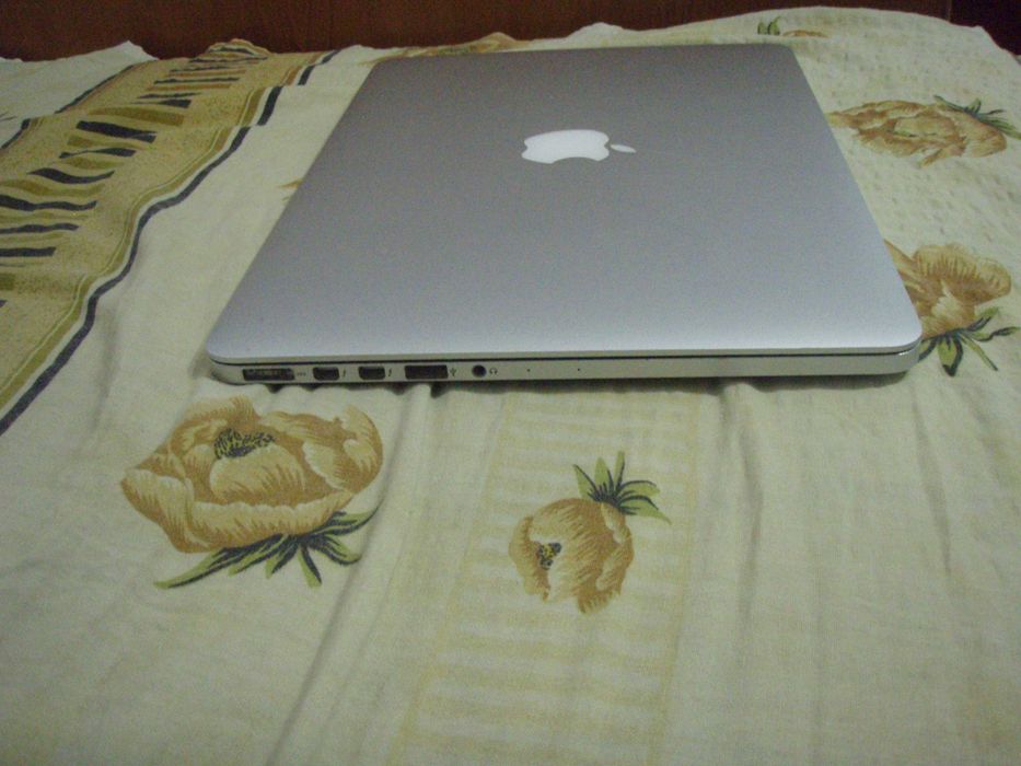 Macbook Pro 13.3" retina Early 2015 i5 2.7Ghz RAM 8Gb SSD 121Gb
