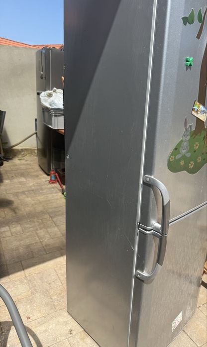 Vând combină frigorifică Beko
