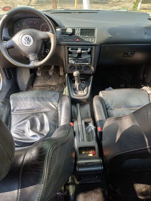 VOLKSWAGEN Bora 2000 — imagine 3