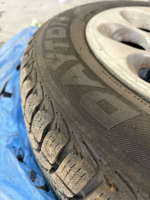 Зимни гуми с алуминиеви джанти 185/65 R15-4бр.