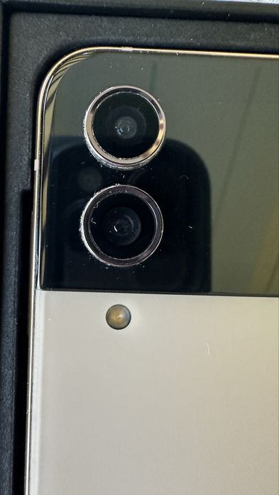 Samsung Galaxy Z Flip4