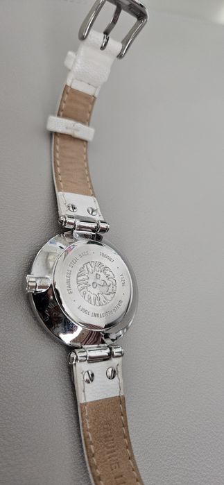 Ceas Anne Klein Quartz rezistent la apa