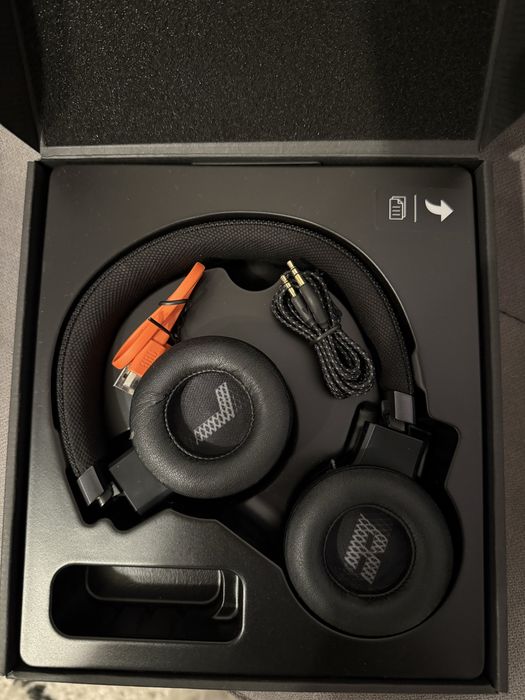 Casti JBL  by harman  live 460 nc (ca noi )