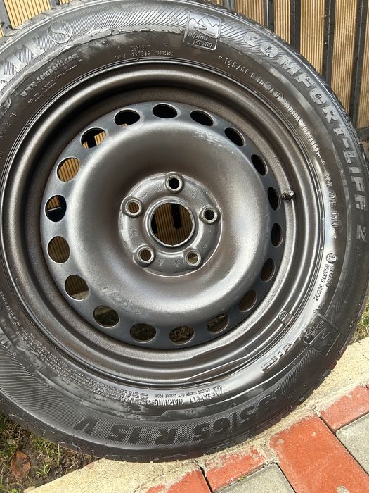 Vand trei jante cu anvelope 195/65/15