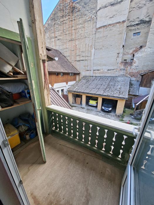 Apartament la casa