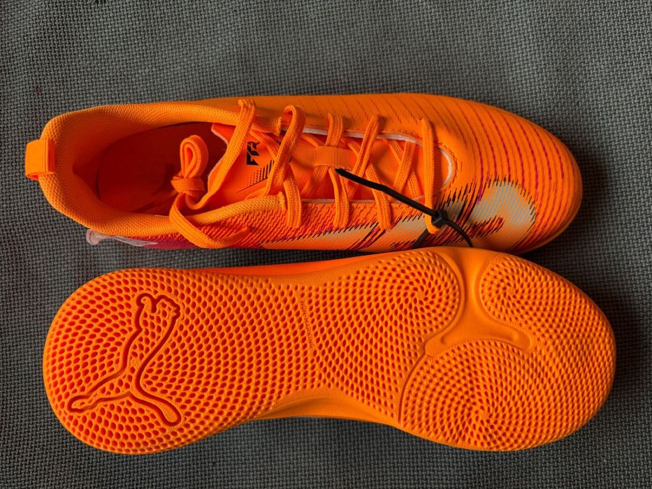 Pantofi sală Puma Future 8 Play IT junior portocaliu – noi