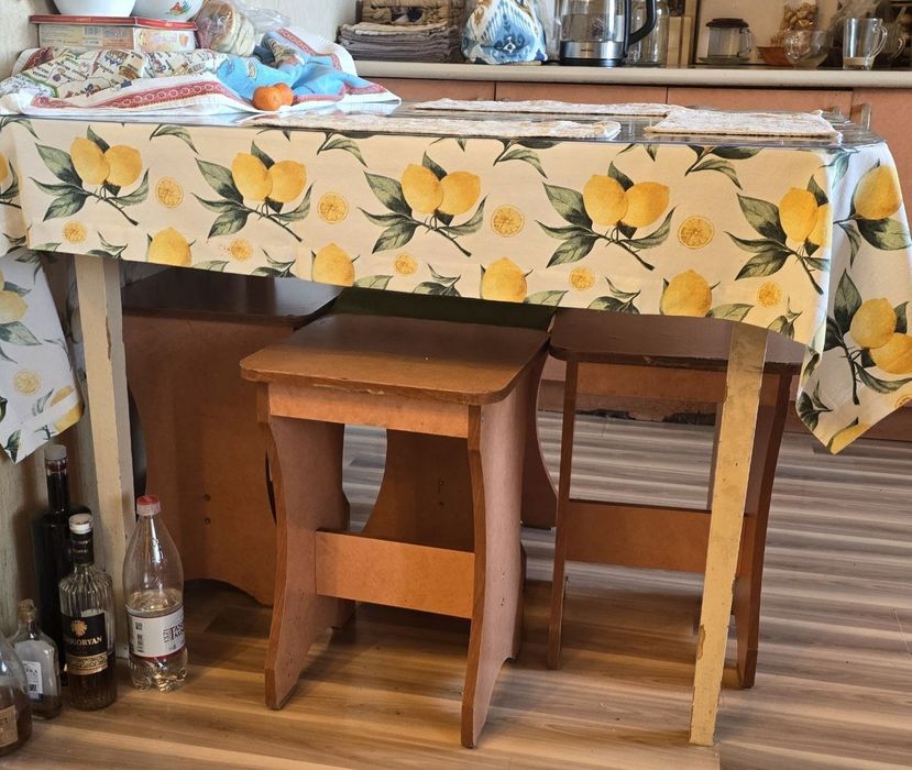 продаю кухонный гарнитур, состояние среднее