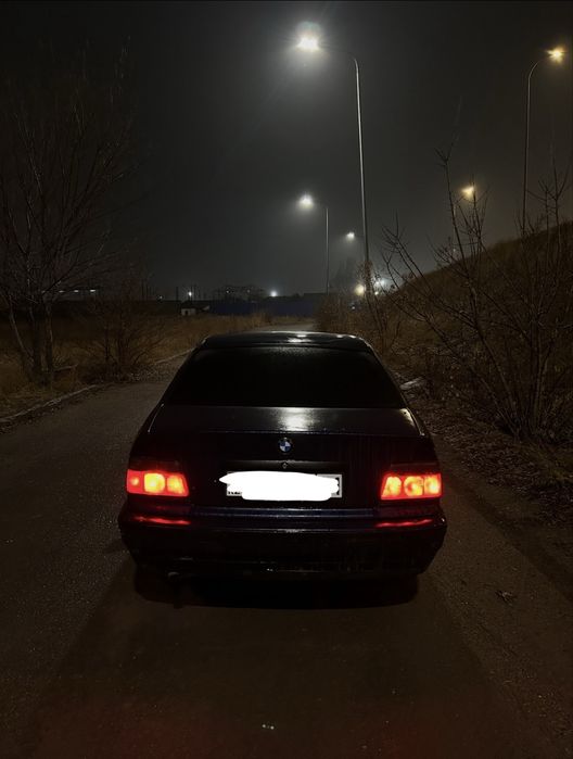 Продаю bmw e36 318i
